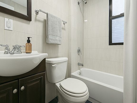 5th image of 12 E 177th St #Basement