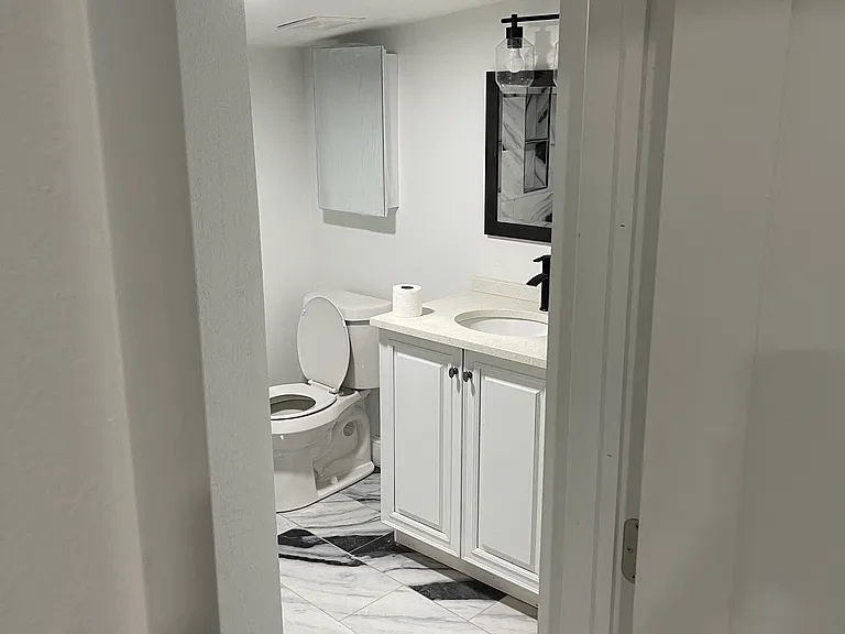 806 E Orange Ave #C — Photo 5