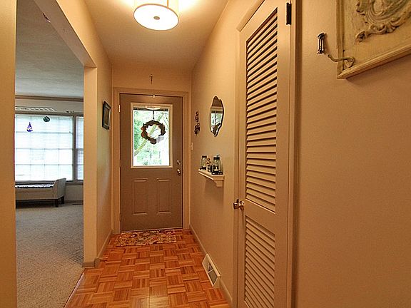 3rd image of 1364 Hertz Dr SE