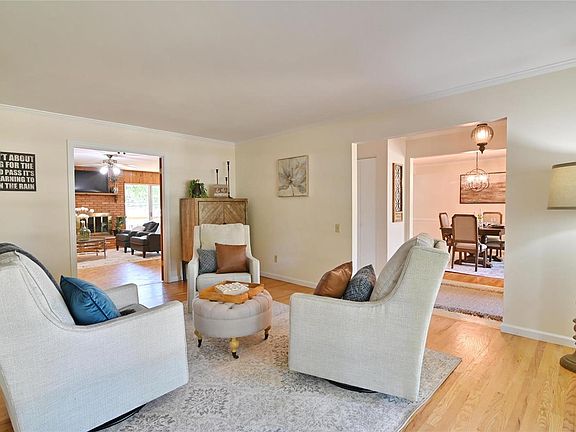 5th image of 169 Saddleford Dr