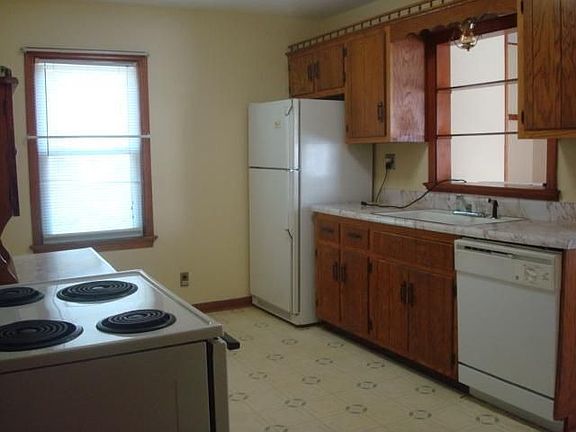 3rd image of 17 Saint Joseph Pl