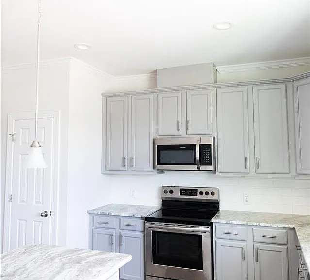 517 Gathering Park Cir — Photo 19