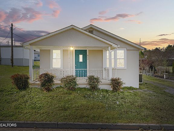 3rd image of 822 Vale St