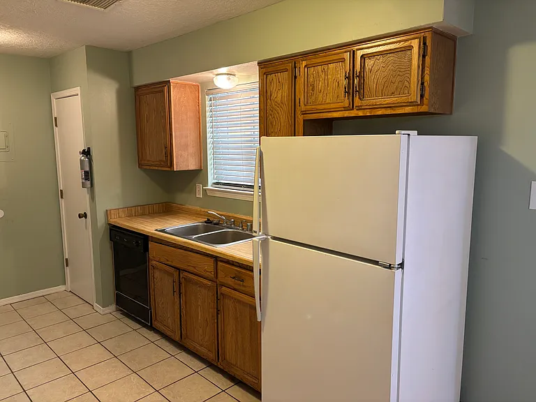 1704 Paisano St NE #3 — Photo 8