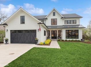 257 Wagner Rd, Northfield, IL 60093