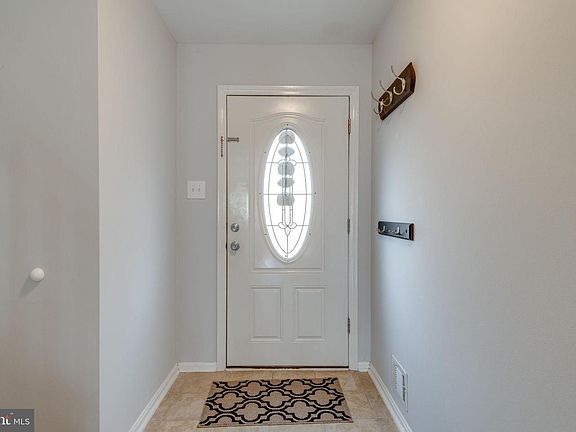 4th image of 13945 Water Pond Ct