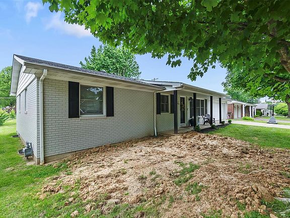 3rd image of 2517 Tulip Ln