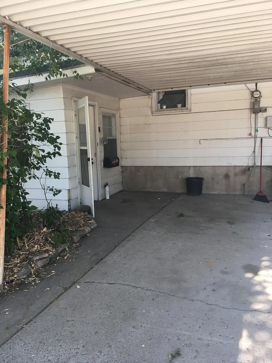 Building Photo - 109 S 8th Ave #1