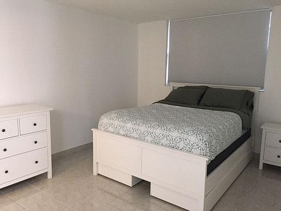 5th image of 1623 Collins Ave APT 511