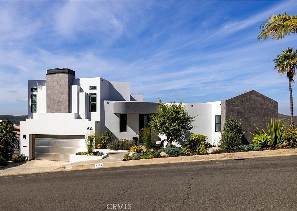 1425 Skyline Dr, Laguna Beach, CA 92651 | MLS #OC26040711 | Zillow