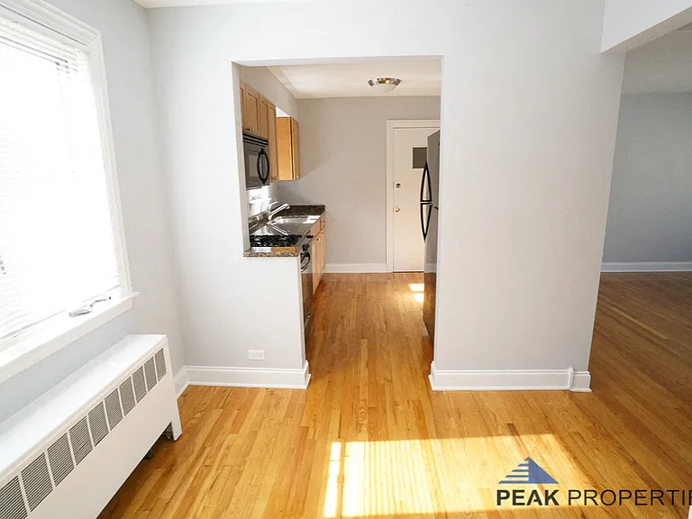 4889 N Ashland Ave — Photo 10