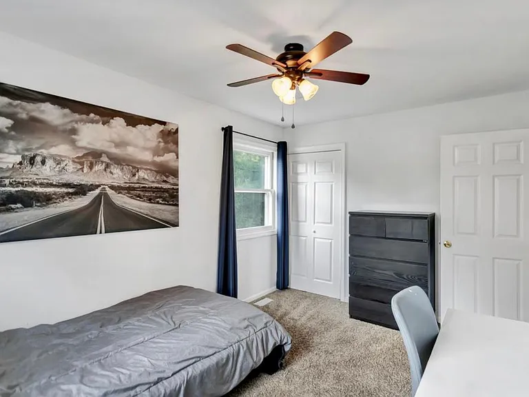 511 N Braintree Dr — Photo 16