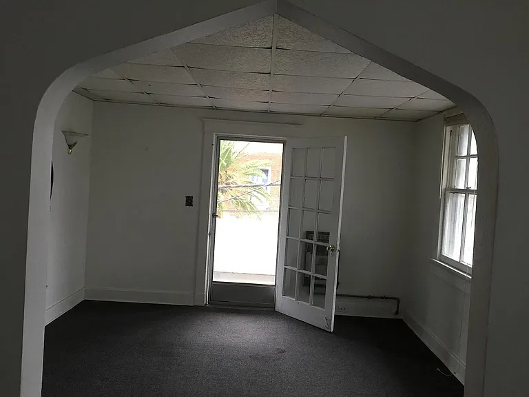 2025 Calhoun St — Photo 6