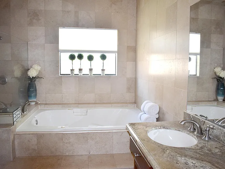 824 Via Descanso Ln — Photo 17