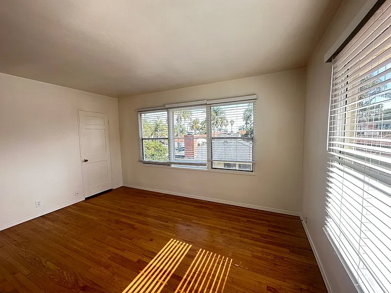 226-232 W Mason St — Photo 10