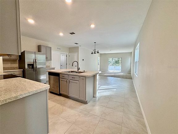 4th image of 309 Gina Ln