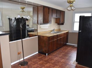 7034 Lowell Dr, Carpentersville, IL 60110