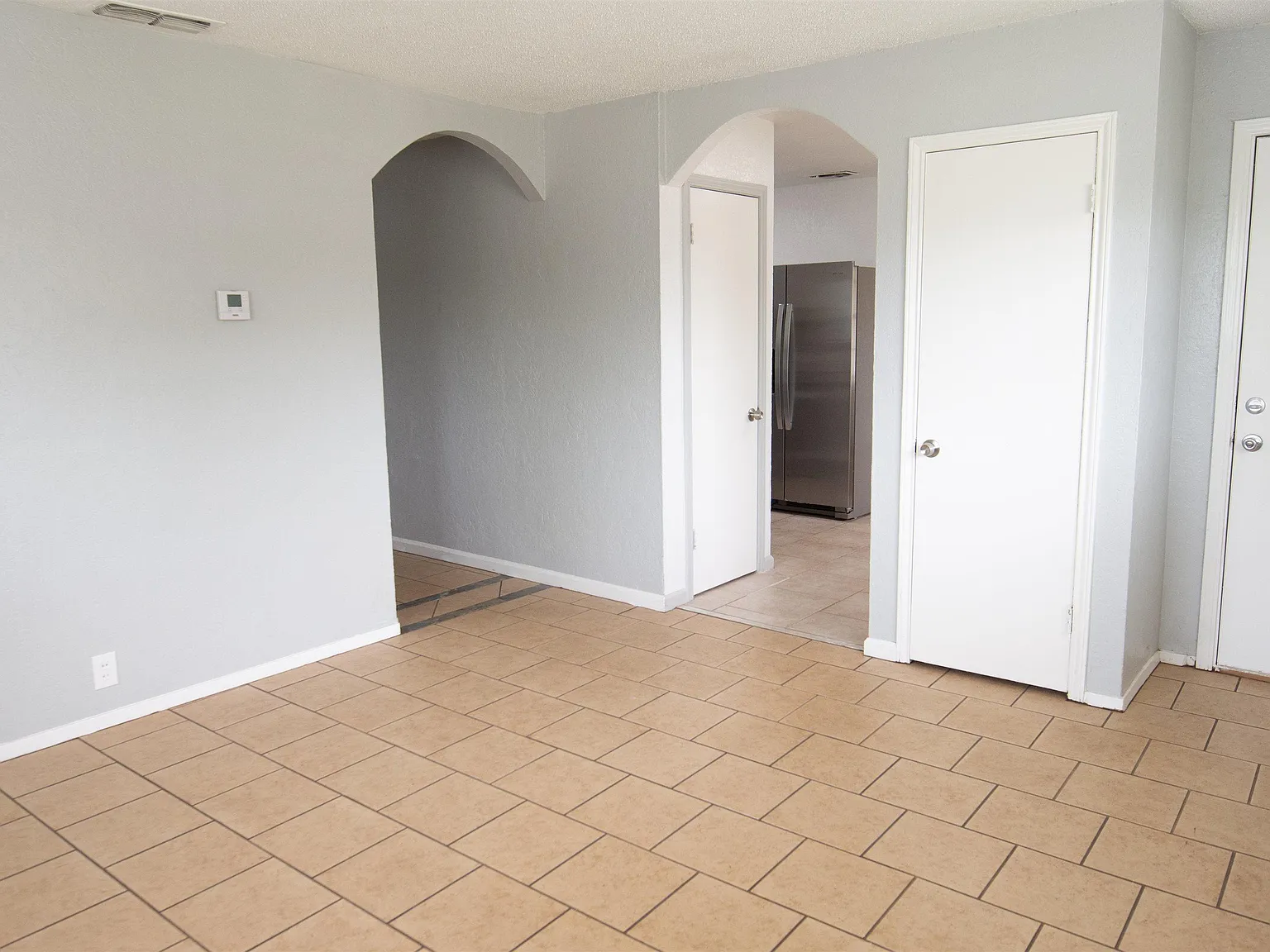 3 bed, 1.5 bath, 1455 sqft, $1,500 — Photo 3