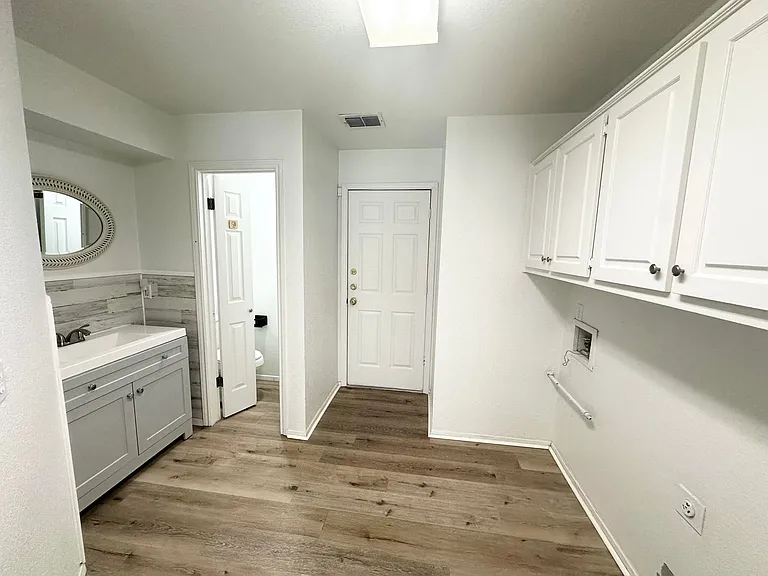1800 Dukes Dr — Photo 18