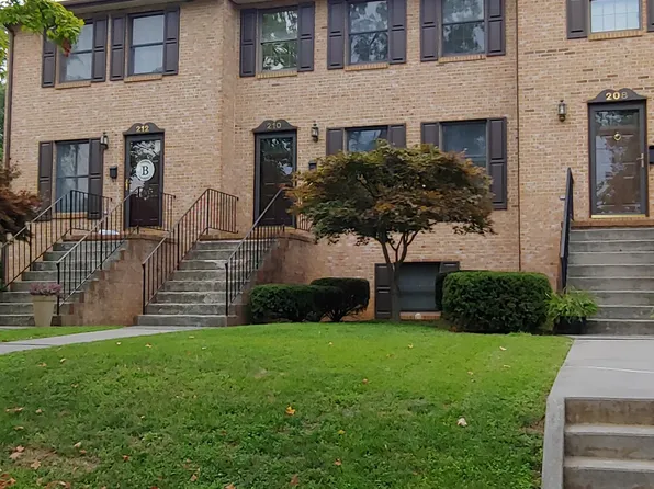 210 W Whitlock Ave, Winchester, VA 22601
