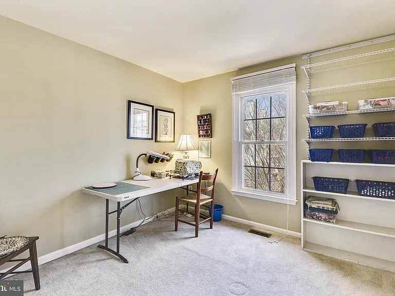 11906 Matthews Ct — Photo 10