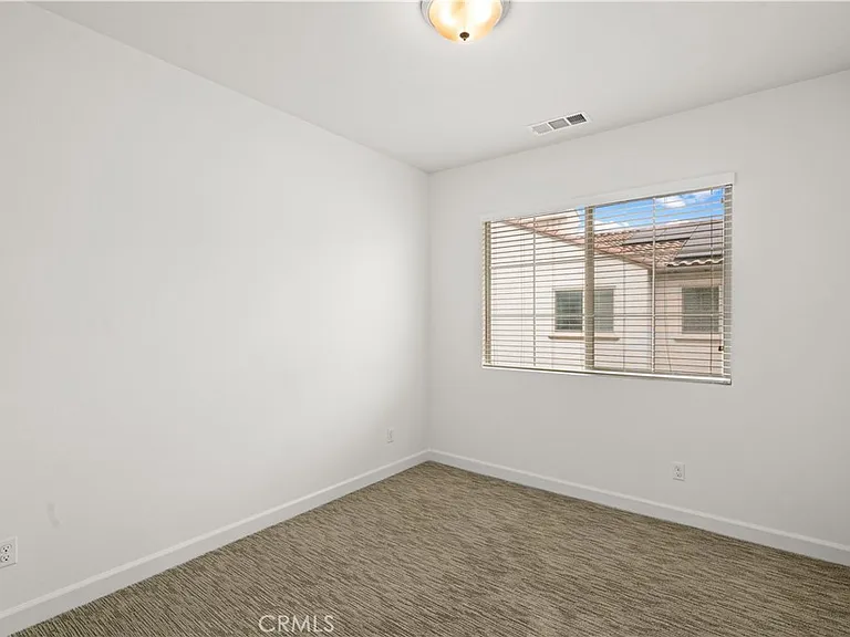 398 Sunrise Ln — Photo 12