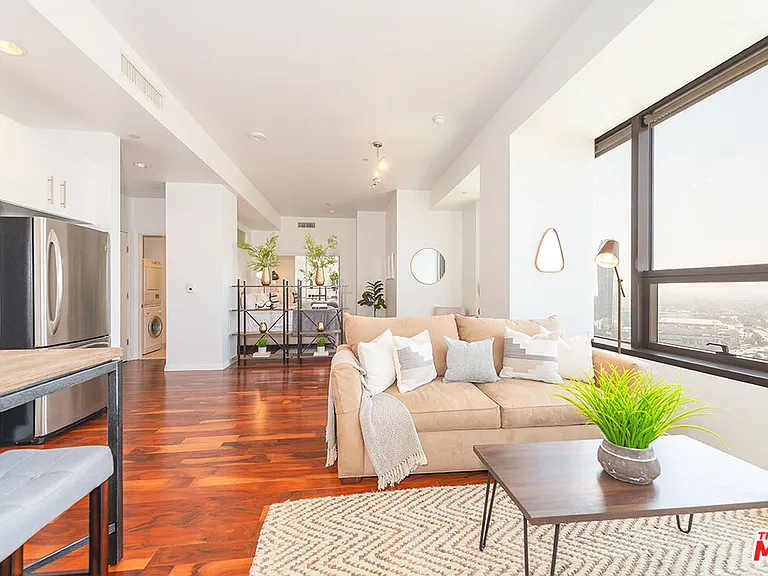 1100 Wilshire Blvd #2501 — Photo 5