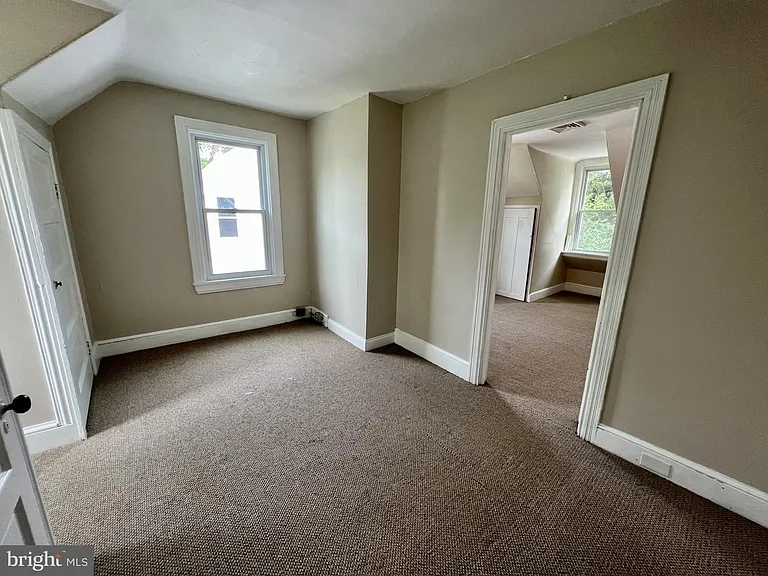 262 E Linden St — Photo 26
