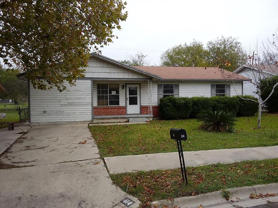 1st image of 614 W Avenue E
