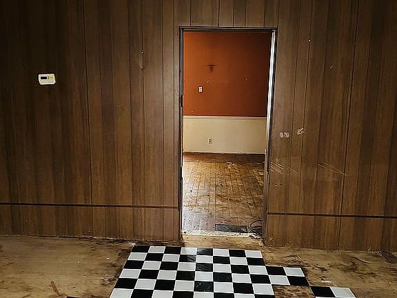 4th image of 1237 Dickson St