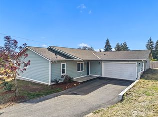 11 E Wickersham Ln, Allyn, WA 98524