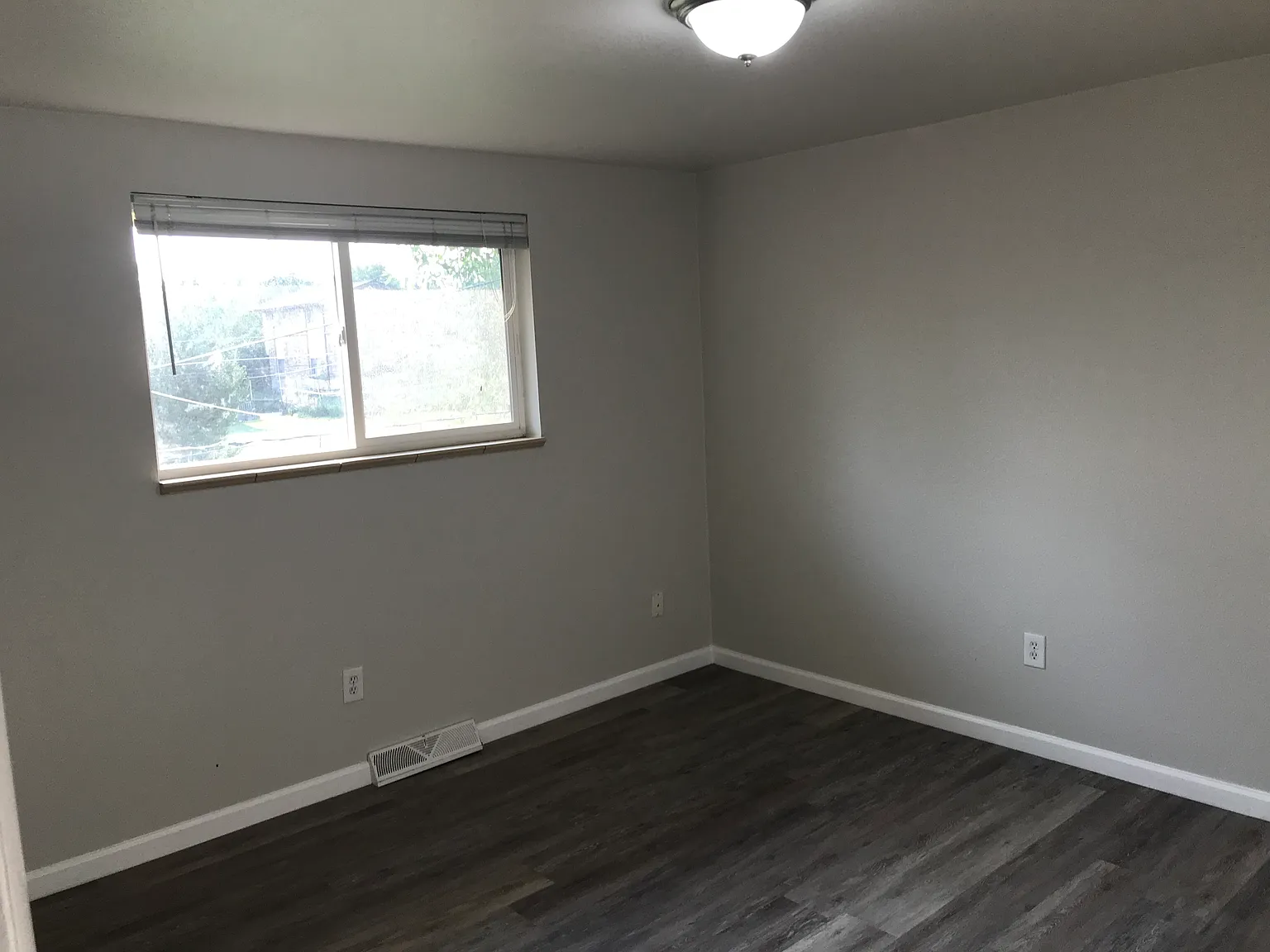 4 bed, 1800 sqft, $2,950 — Photo 3