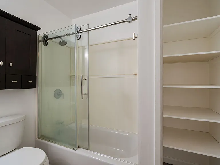 225 Boardwalk Ave #D — Photo 17