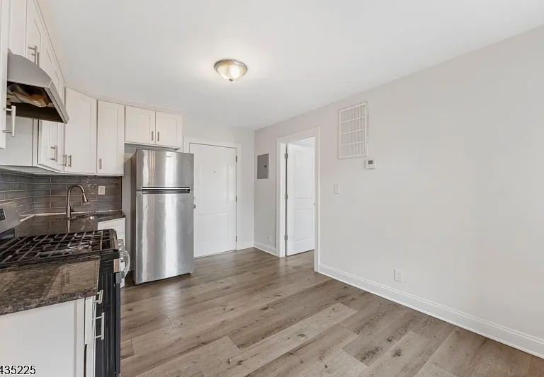 335 Henry St #3 — Photo 9
