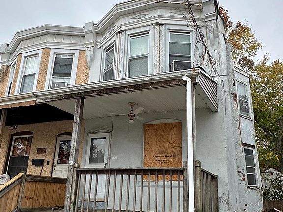 4th image of 219 Cedar Ave
