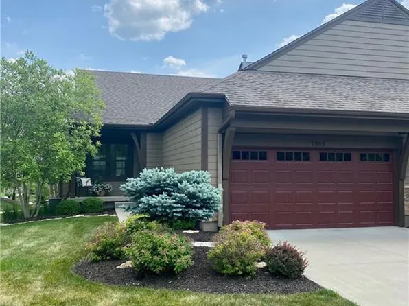 7853 W 158th St, Overland Park, KS 66223