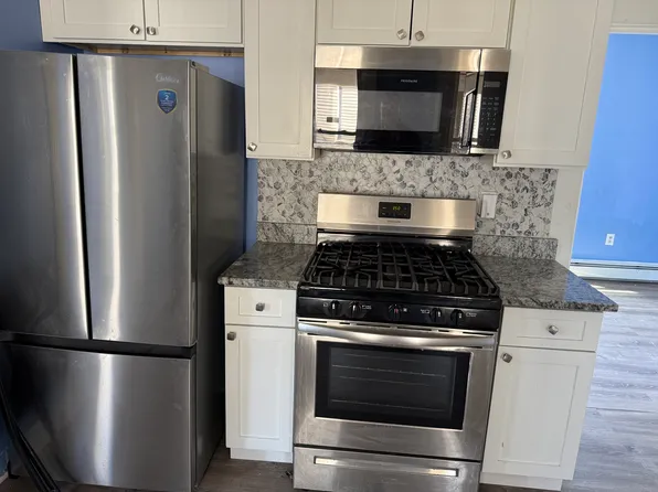 11 10th Ave #2, Haverhill, MA 01830