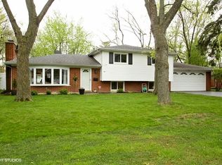 3735 Lindenwood Ln, Glenview, IL 60025