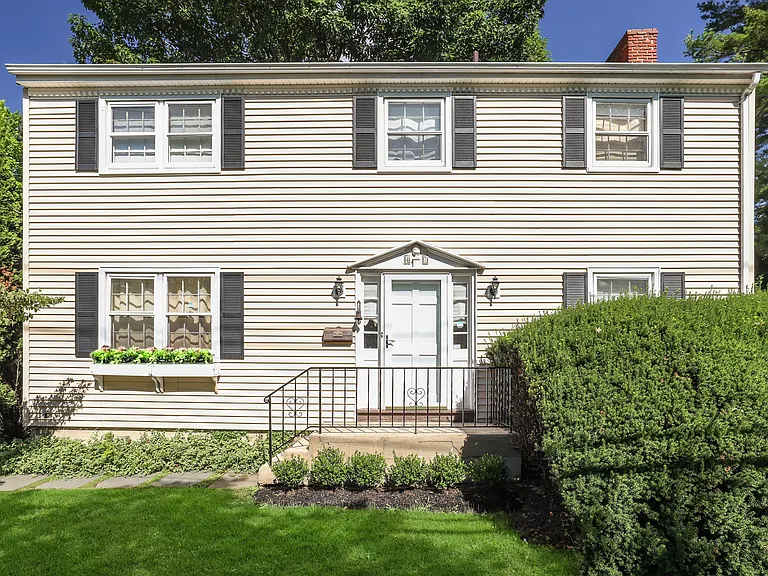 47 Wendt Ave — Photo 1