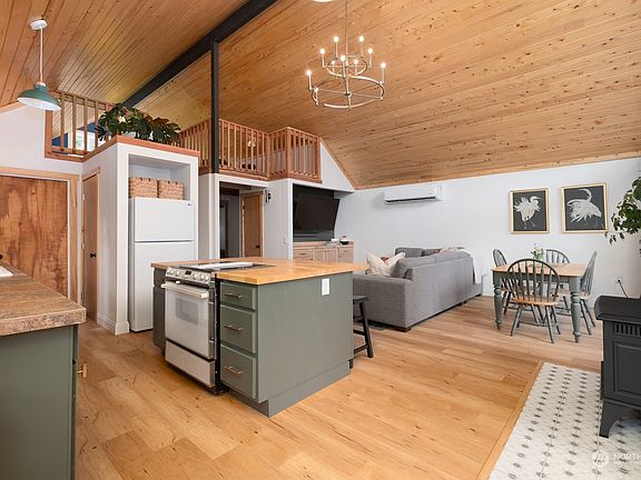 3rd image of 10618 Madrona Drive