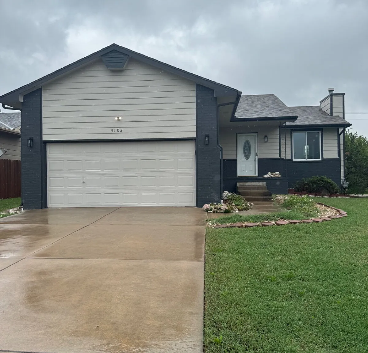 4 bed, 3.0 bath, 1928 sqft, $2,000 — Photo 1