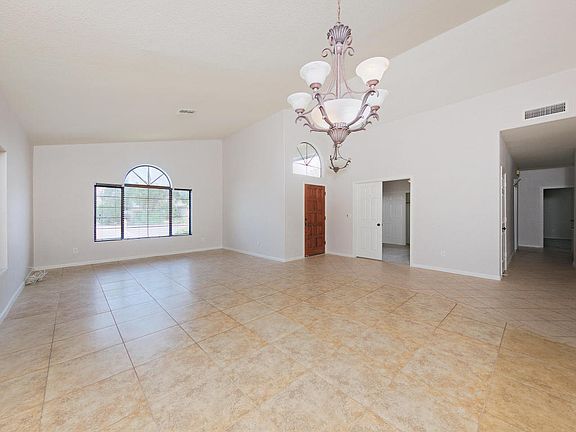 4th image of 105 W Calle De Caballos