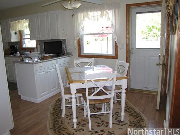 3rd image of 10962 Quincy Blvd NE