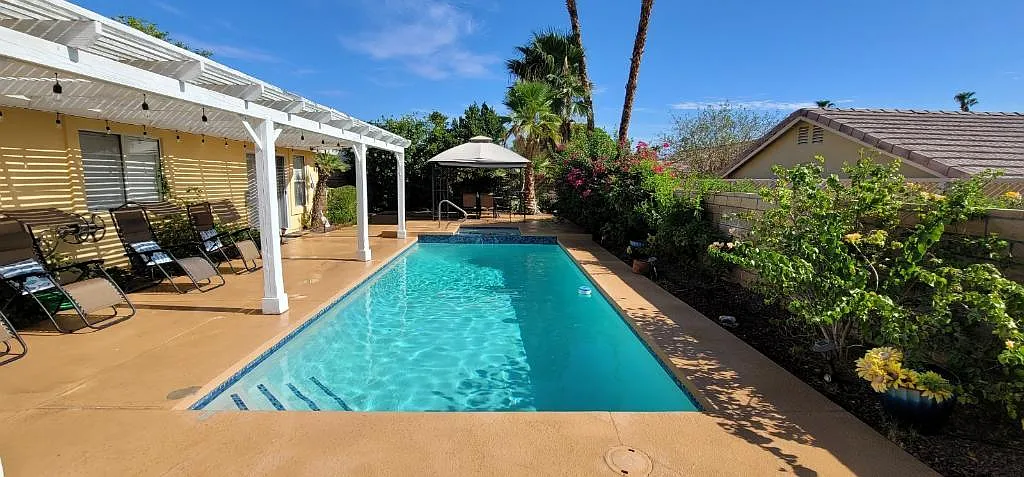 3 bed, 1621 sqft, $3,300 — Photo 1