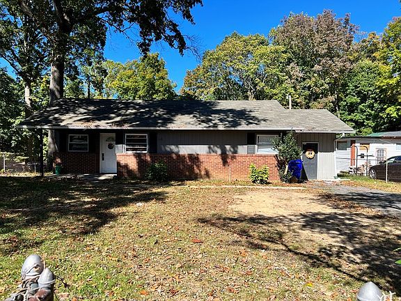 2nd image of 1641 Oak St