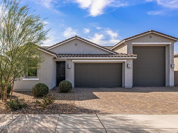 3rd image of 1627 E WALTER Drive