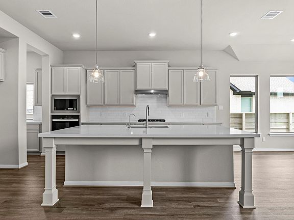 4th image of 4907 Lime Meadow Ln