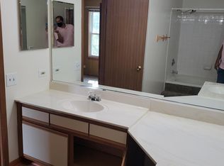 266 Half Moon Cir, Aurora, IL 60504