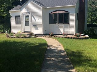 213 E Main St, Rockford, MI