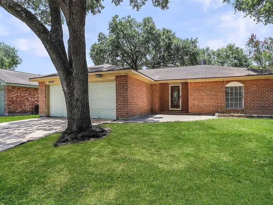 22007 Birch Valley Dr